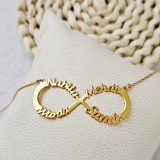 Collier infinity personnalisé plaqué or avec gravure prénom, bijou unique pour femme ou couple