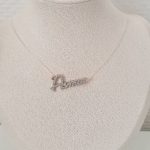 Collier strass cursive fil transparent personnalisé
