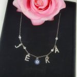 Colliers lettre strass, diamant et pendentif personnalisé