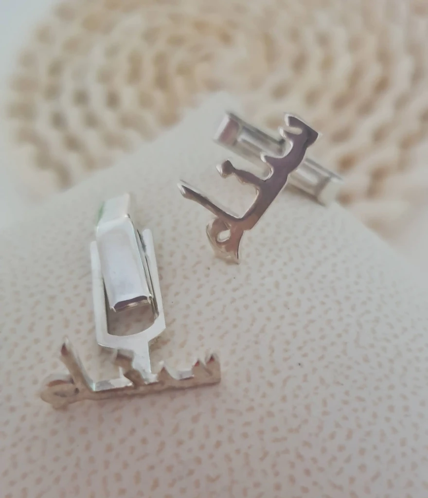 Bouton de manchette personnalisé pour homme et femme avec design élégant et finition soignée