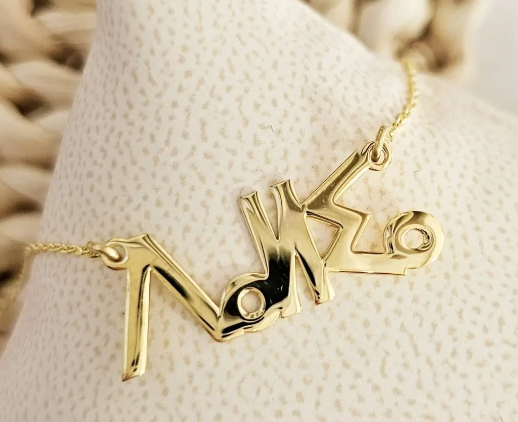 Bracelet personnalisé Amazigh pour femme avec prénom en écriture berbère – bijou élégant et symbolique