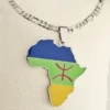 Collier carte Afrique Amazigh finition dorée avec symbole Yaz berbère, bijou identitaire inoxydable et hypoallergénique.
