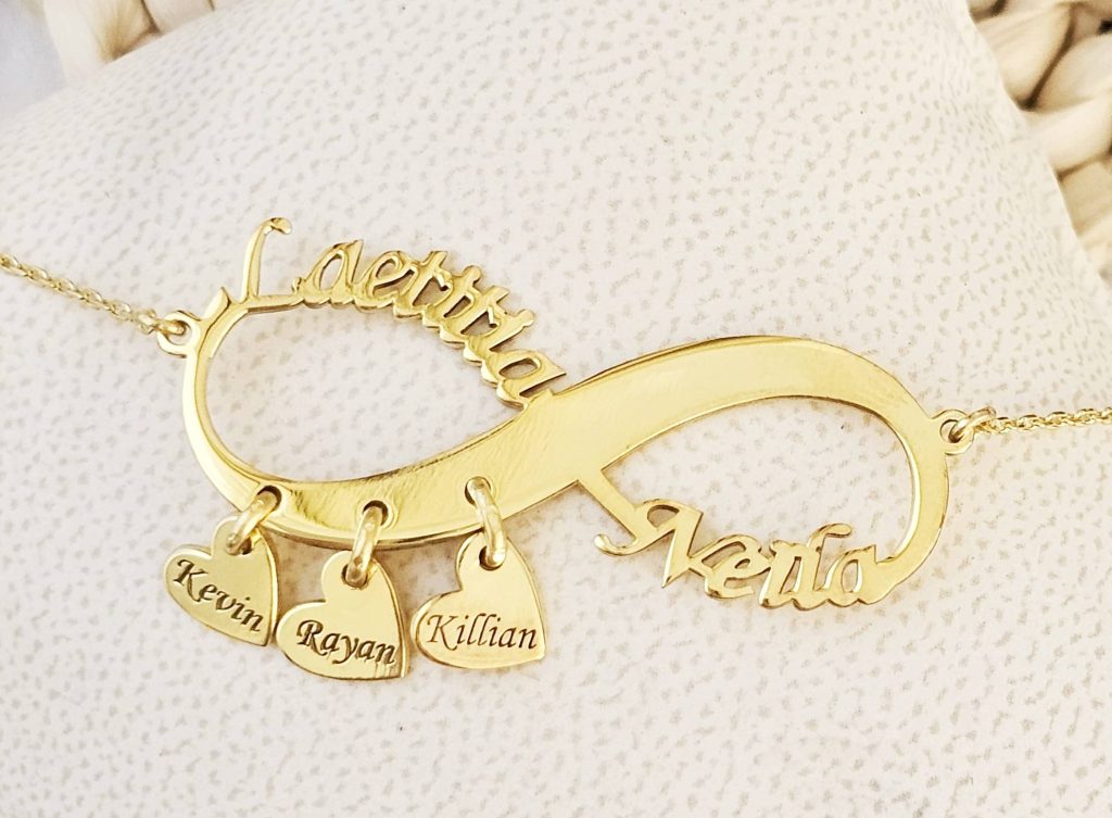 collier infini prénom personnalisé coeur