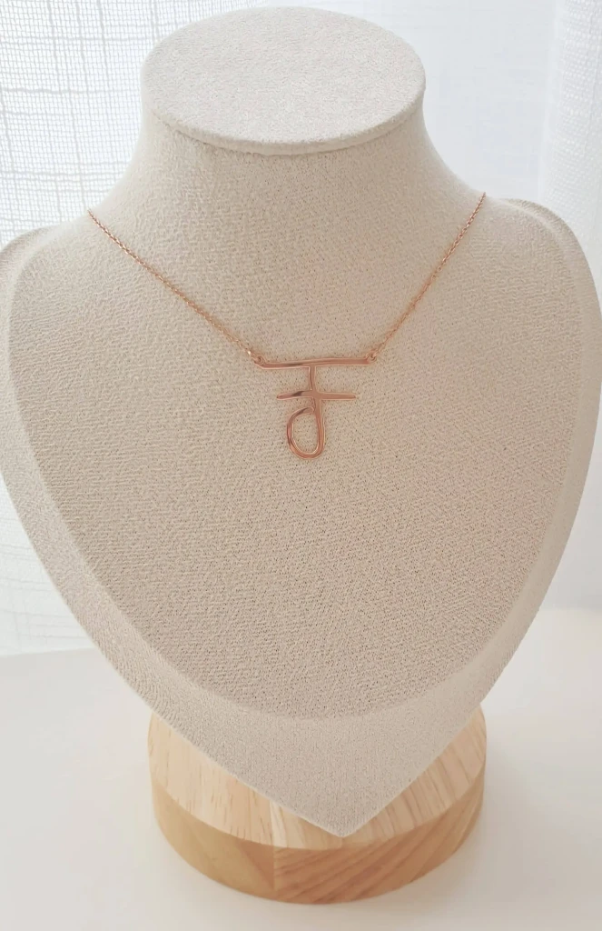 collier 2 initiales uni personnalisé bijou minimaliste femme