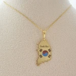 Collier Personnalisé Drapeau Pays & Carte – Bijou Symbolique et Identitaire