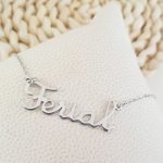 Collier cursive personnalisé