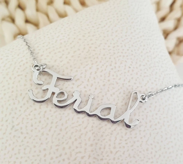 collier prénom personnalisé femme bijou élégant