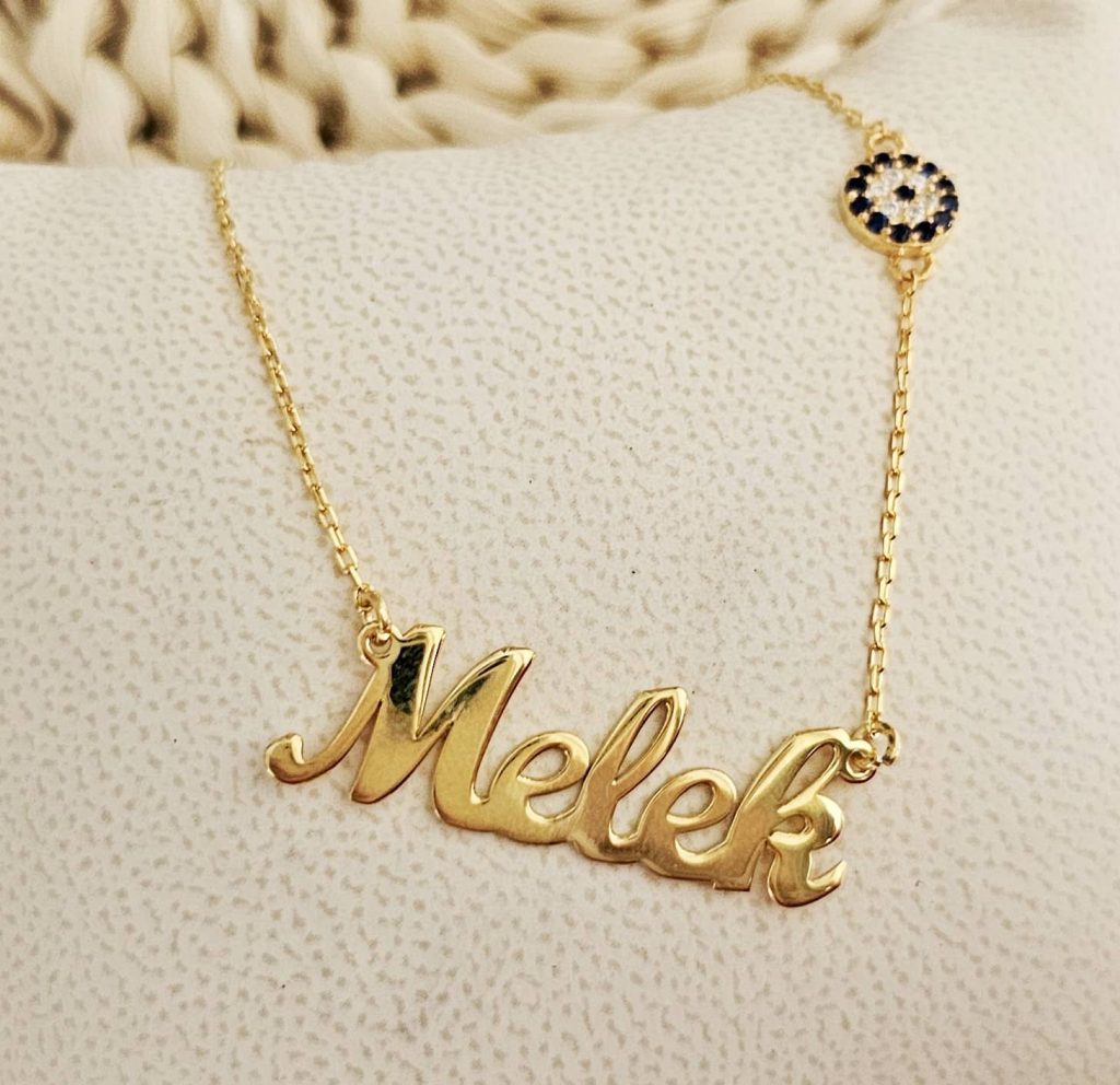 Collier prénom pendentif fleur strass personnalisé