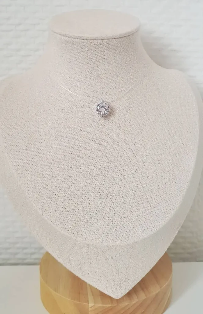 Collier Invisible Solitaire élégant avec diamant central femme fille