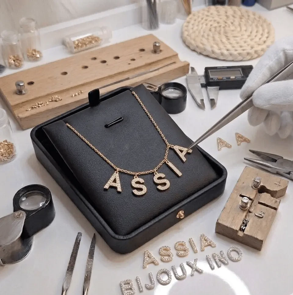 Collier prénom personnalisé lettre strass